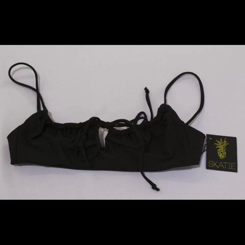 Skatie Women's Demi Tie Front Swim Top Black Small